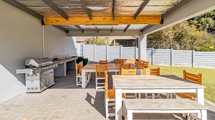 5 Bedroom Property for Sale in Sonneglans Gauteng
