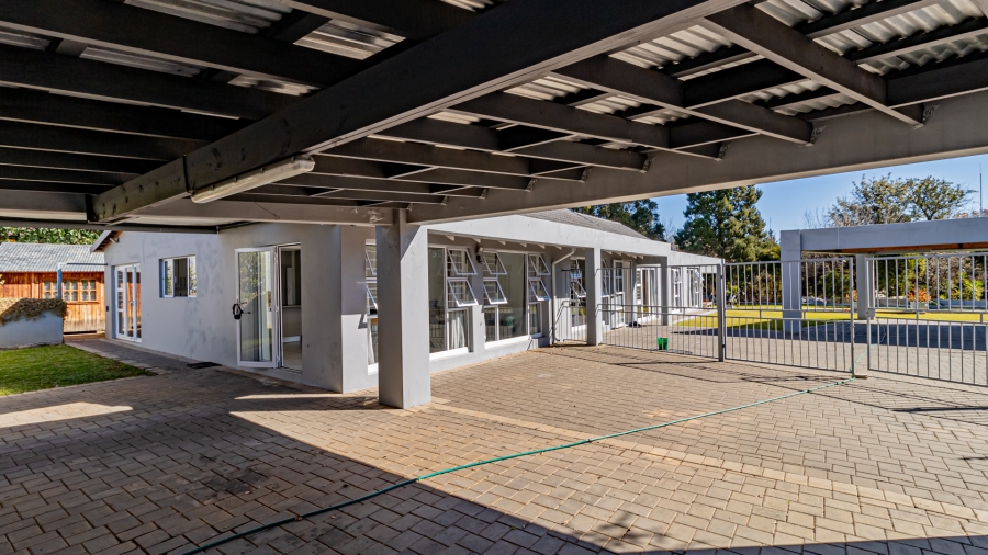 5 Bedroom Property for Sale in Sonneglans Gauteng