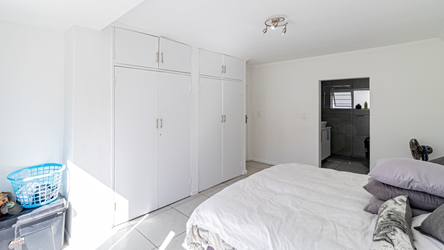 5 Bedroom Property for Sale in Sonneglans Gauteng