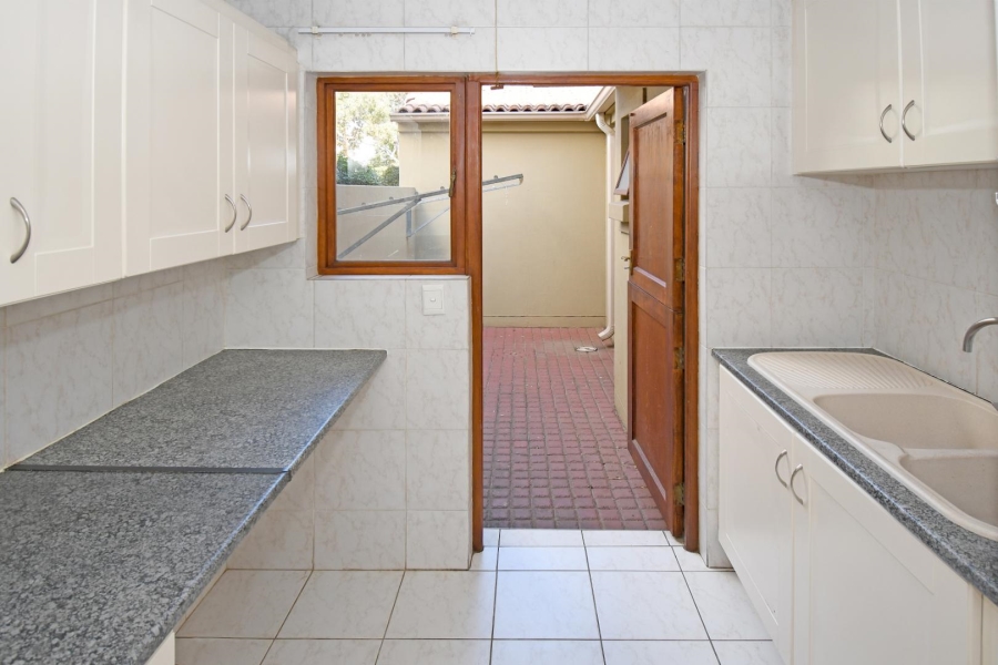3 Bedroom Property for Sale in Barbeque Downs Gauteng