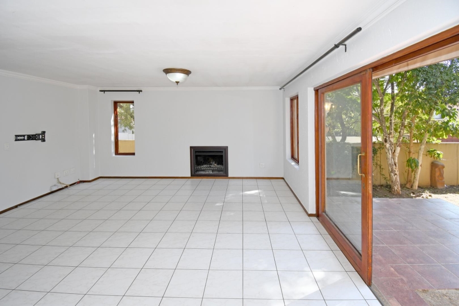 3 Bedroom Property for Sale in Barbeque Downs Gauteng