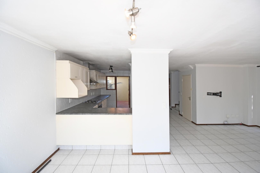3 Bedroom Property for Sale in Barbeque Downs Gauteng