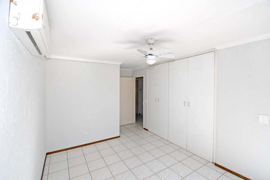 3 Bedroom Property for Sale in Barbeque Downs Gauteng