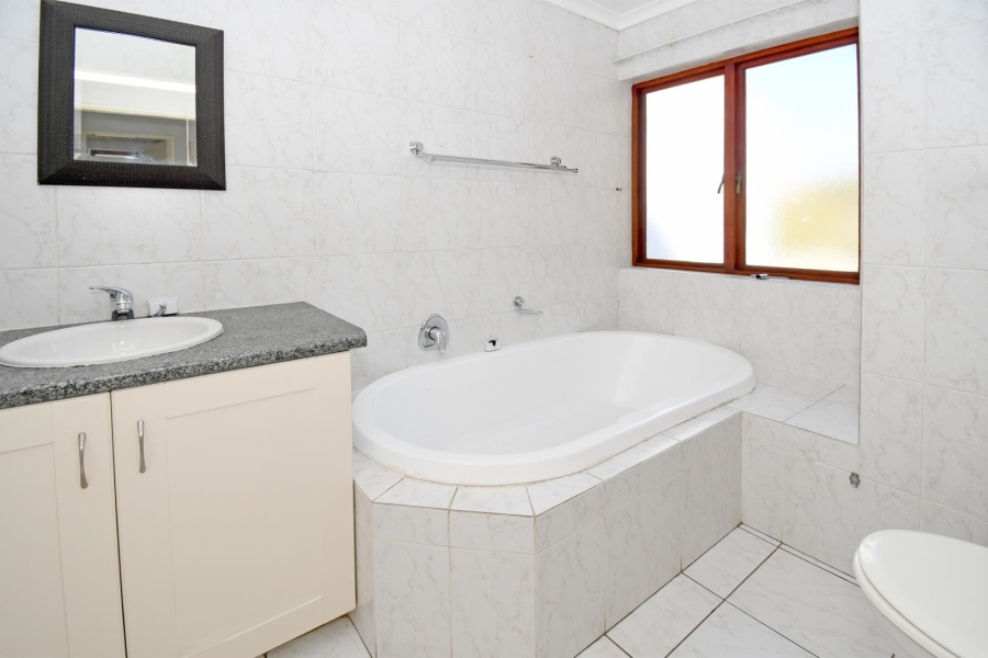 3 Bedroom Property for Sale in Barbeque Downs Gauteng