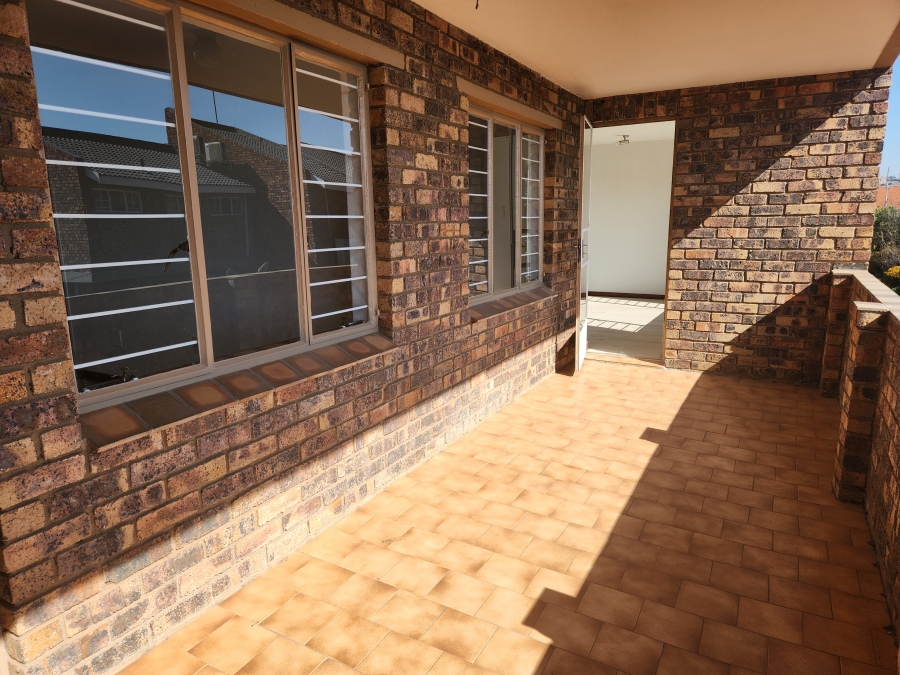 To Let 3 Bedroom Property for Rent in Fairland Gauteng