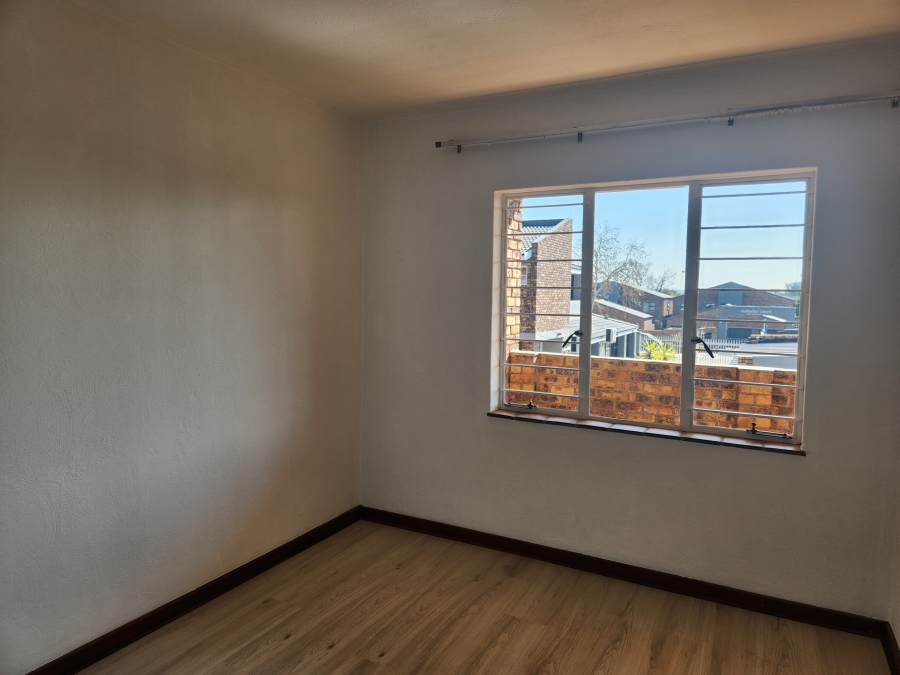 To Let 3 Bedroom Property for Rent in Fairland Gauteng