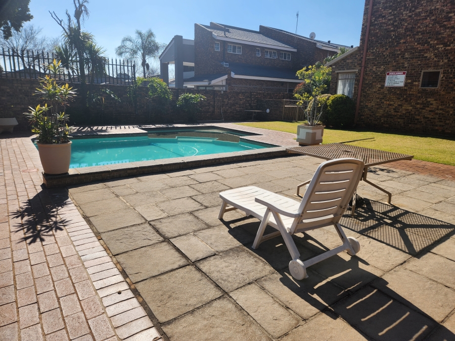 To Let 3 Bedroom Property for Rent in Fairland Gauteng