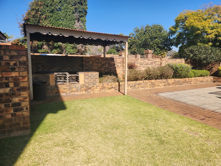 To Let 3 Bedroom Property for Rent in Fairland Gauteng