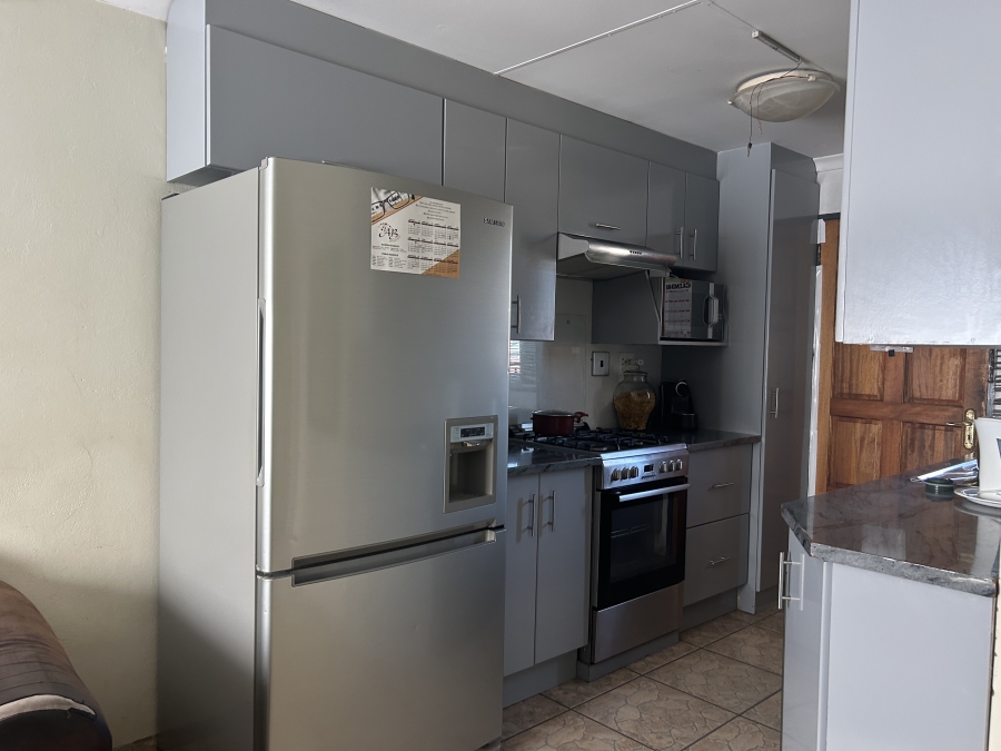 2 Bedroom Property for Sale in Crystal Park Gauteng