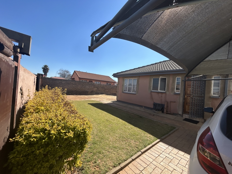 2 Bedroom Property for Sale in Crystal Park Gauteng