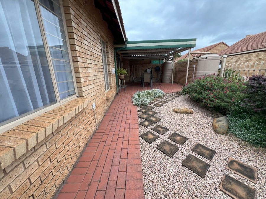 2 Bedroom Property for Sale in Equestria Gauteng