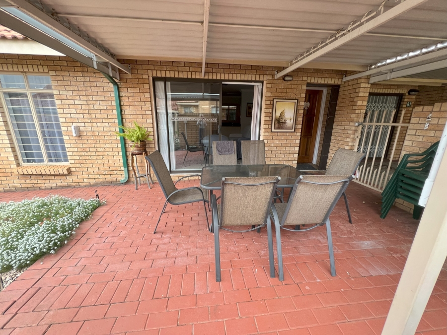2 Bedroom Property for Sale in Equestria Gauteng