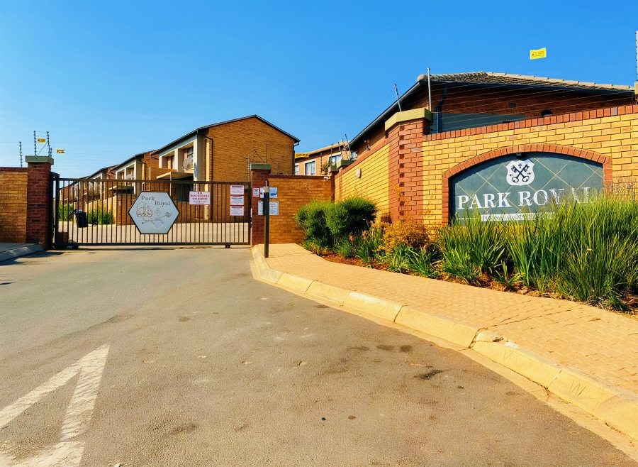 2 Bedroom Property for Sale in Kimbult A H Gauteng