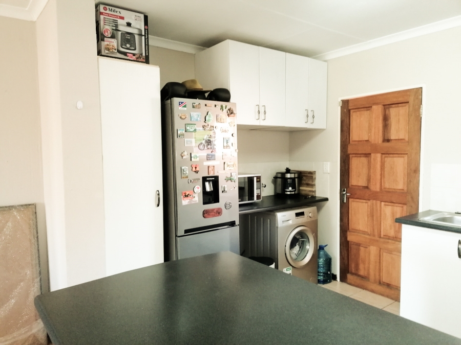 To Let 2 Bedroom Property for Rent in Honeydew Manor Gauteng