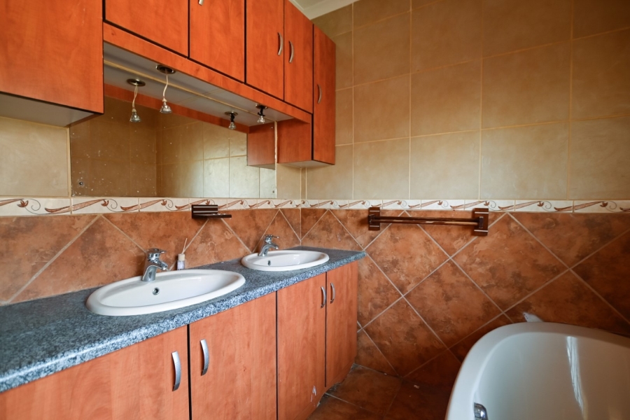 Commercial Property for Sale in Heatherview Gauteng