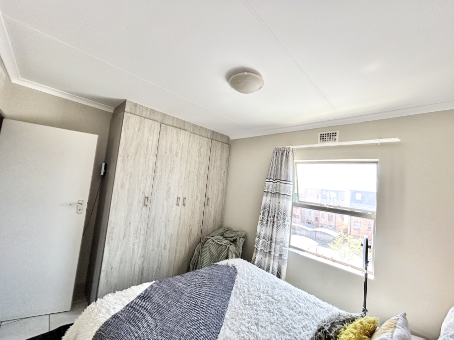 2 Bedroom Property for Sale in Heuweloord Gauteng