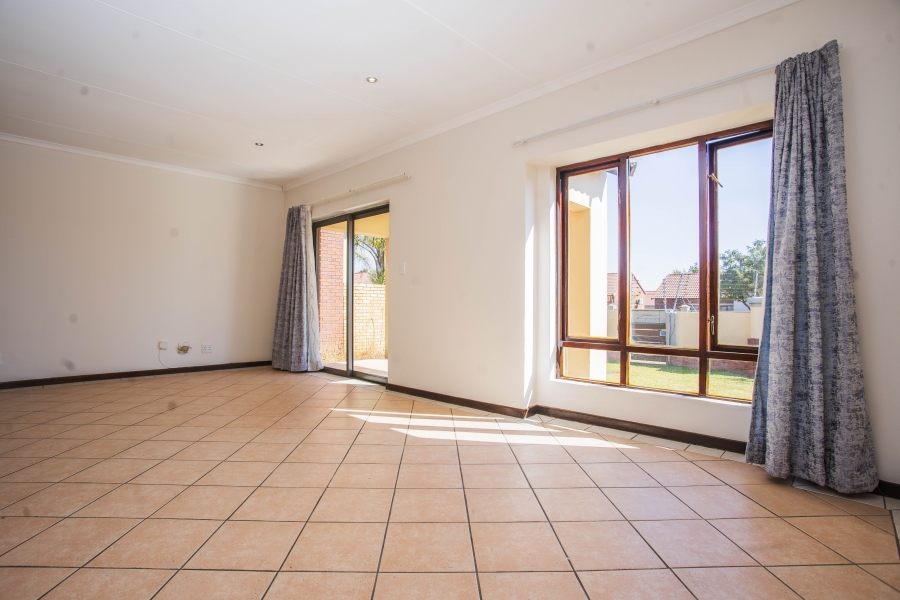 2 Bedroom Property for Sale in Noordwyk Gauteng