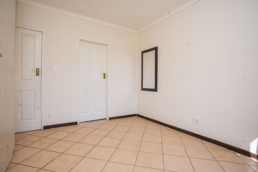 2 Bedroom Property for Sale in Noordwyk Gauteng