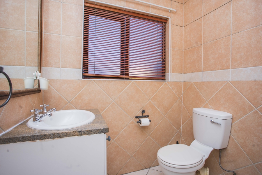 2 Bedroom Property for Sale in Noordwyk Gauteng