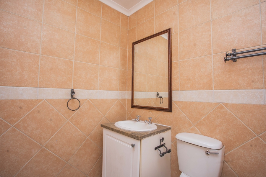 2 Bedroom Property for Sale in Noordwyk Gauteng