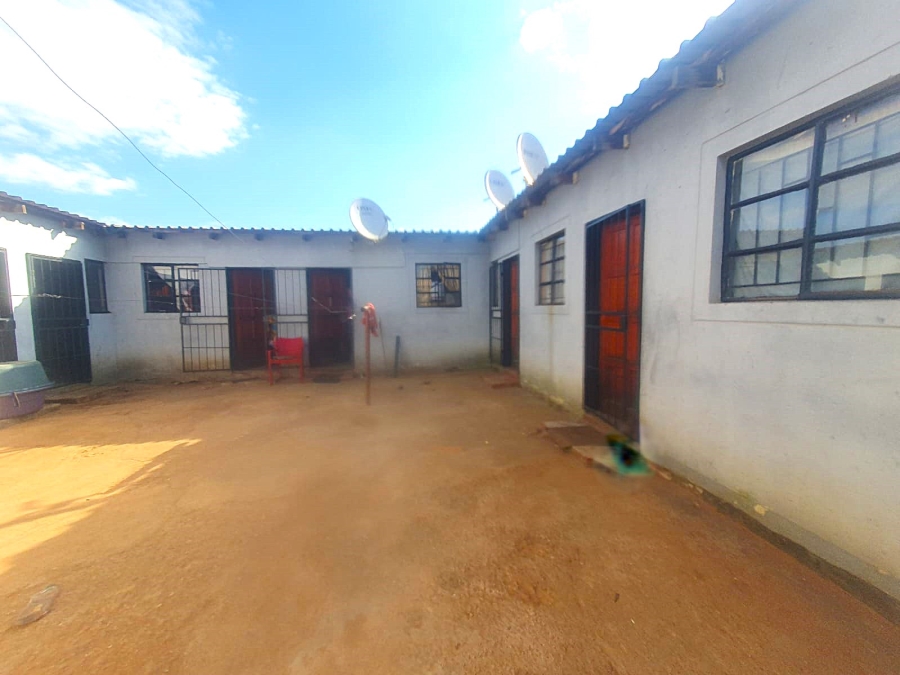 1 Bedroom Property for Sale in Bram Fischerville Gauteng