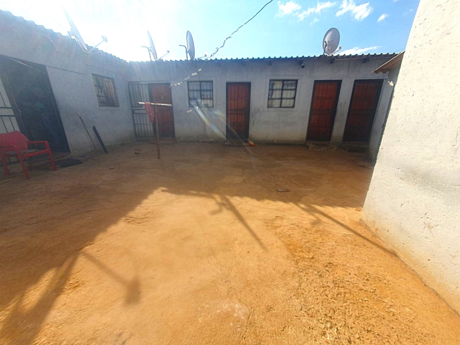 1 Bedroom Property for Sale in Bram Fischerville Gauteng