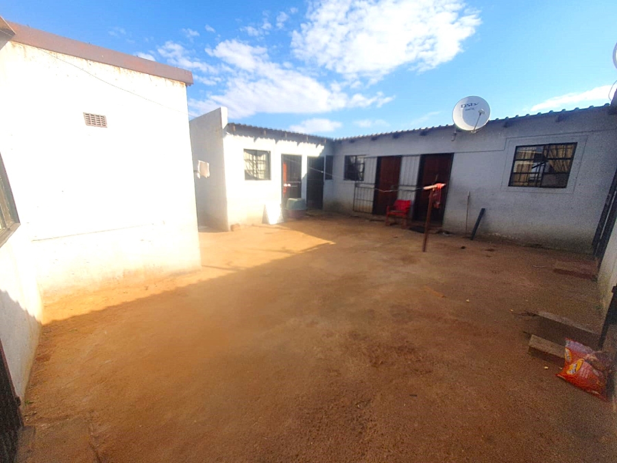 1 Bedroom Property for Sale in Bram Fischerville Gauteng