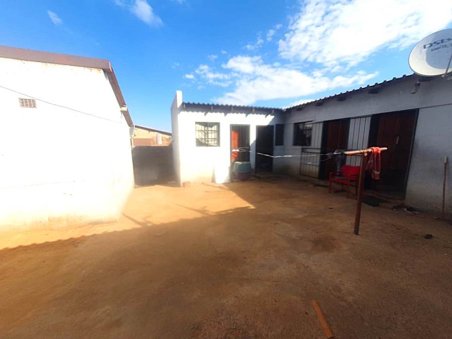 1 Bedroom Property for Sale in Bram Fischerville Gauteng