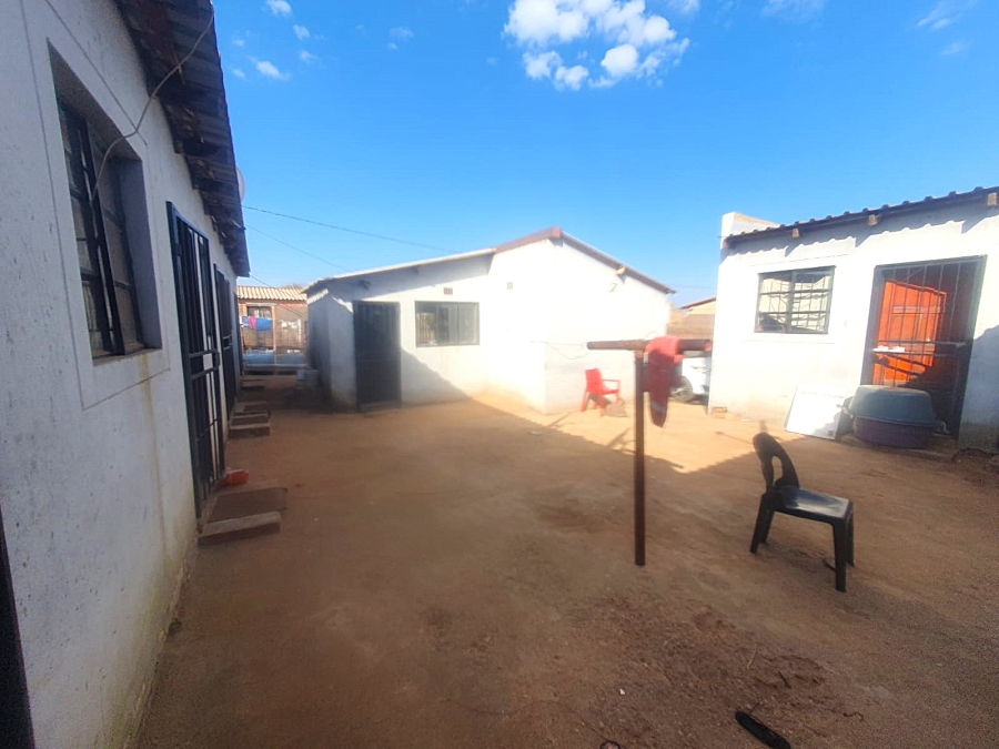 1 Bedroom Property for Sale in Bram Fischerville Gauteng