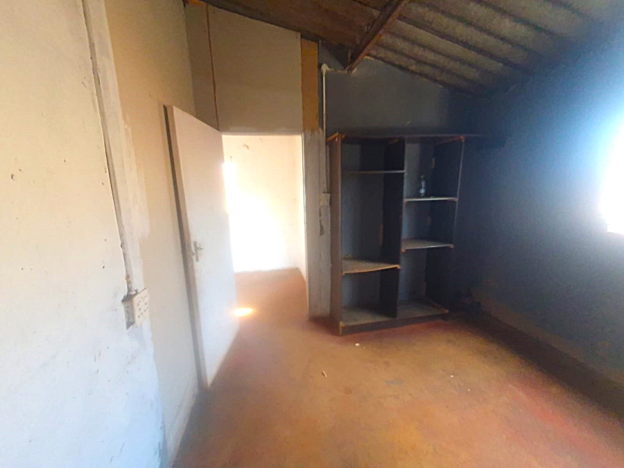 1 Bedroom Property for Sale in Bram Fischerville Gauteng