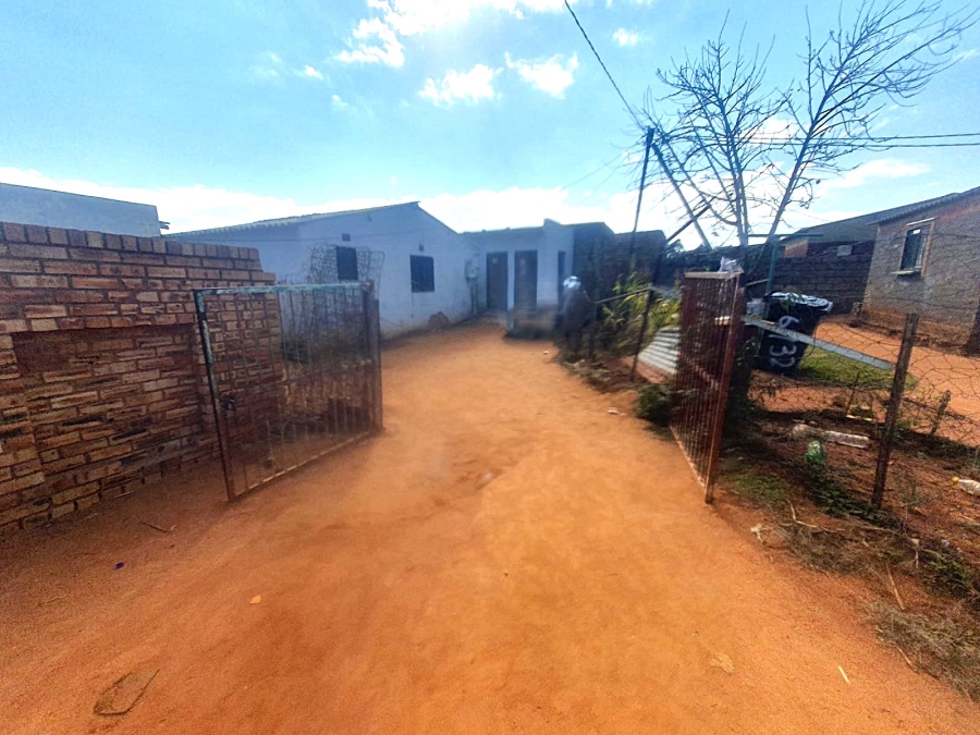 1 Bedroom Property for Sale in Bram Fischerville Gauteng