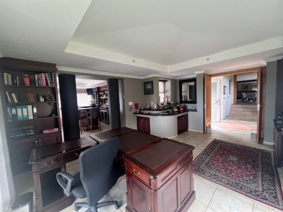 5 Bedroom Property for Sale in Waterkloof Ridge Gauteng