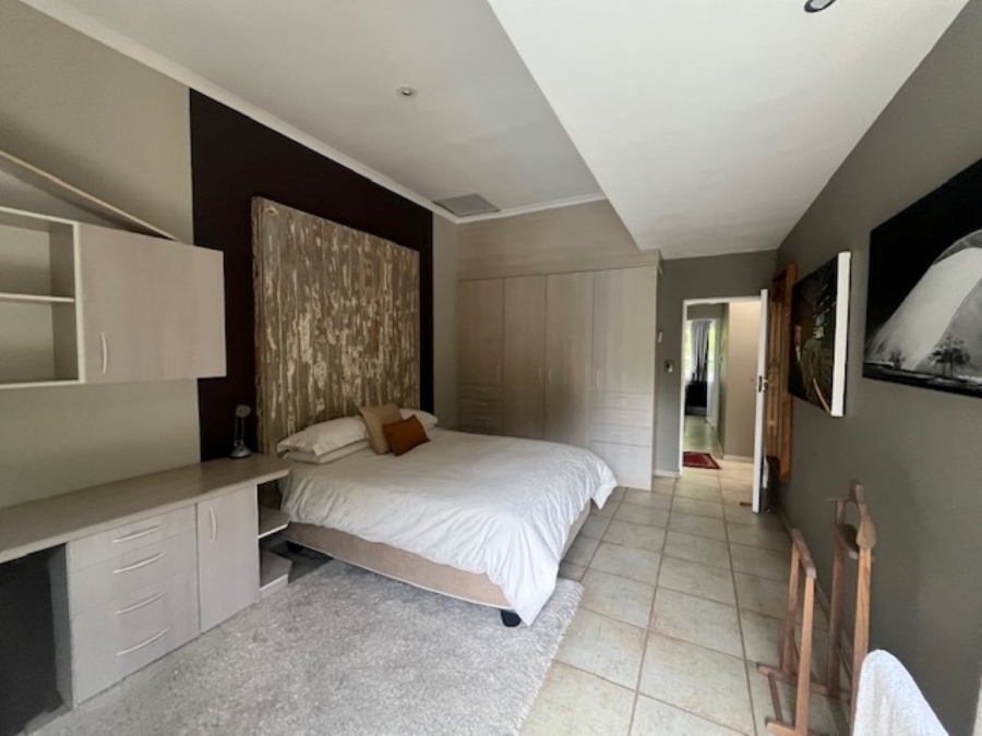 5 Bedroom Property for Sale in Waterkloof Ridge Gauteng
