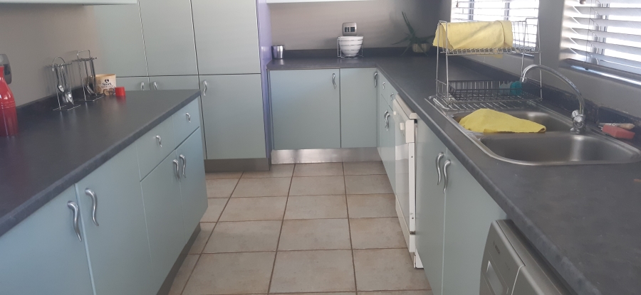 To Let 5 Bedroom Property for Rent in Waterkloof Ridge Gauteng