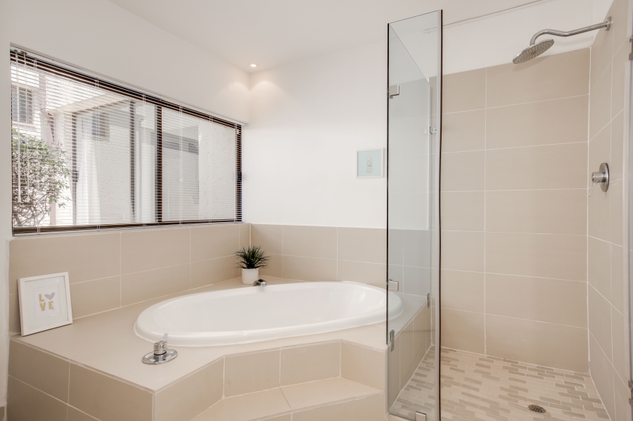4 Bedroom Property for Sale in Fourways Gardens Gauteng