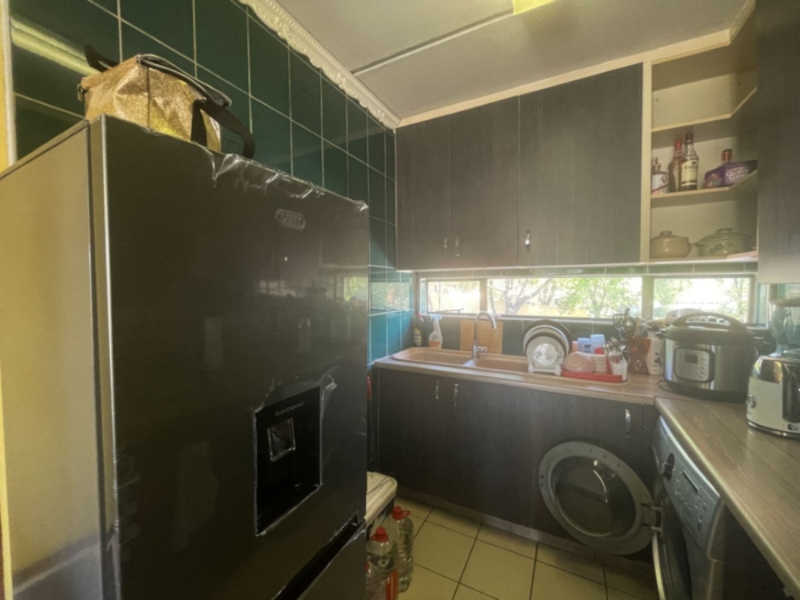To Let 2 Bedroom Property for Rent in Bryanston Gauteng