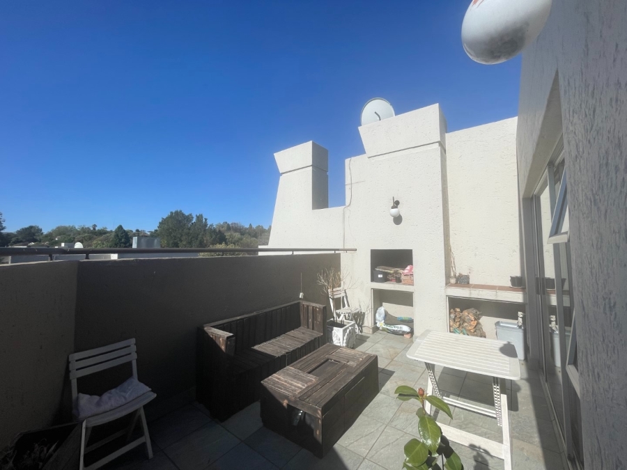 To Let 2 Bedroom Property for Rent in Bryanston Gauteng