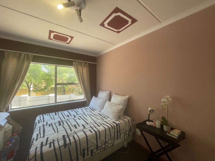 To Let 2 Bedroom Property for Rent in Bryanston Gauteng