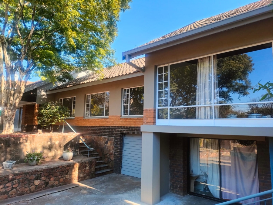 4 Bedroom Property for Sale in Val de Grace Gauteng