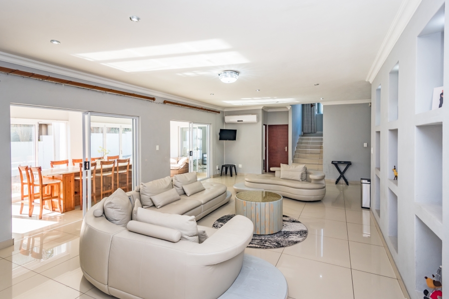 4 Bedroom Property for Sale in Ruimsig Country Estate Gauteng