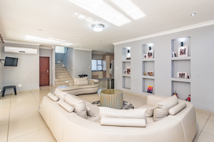 4 Bedroom Property for Sale in Ruimsig Country Estate Gauteng