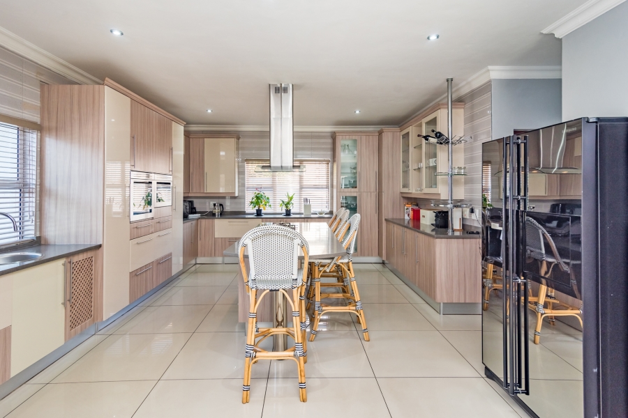 4 Bedroom Property for Sale in Ruimsig Country Estate Gauteng