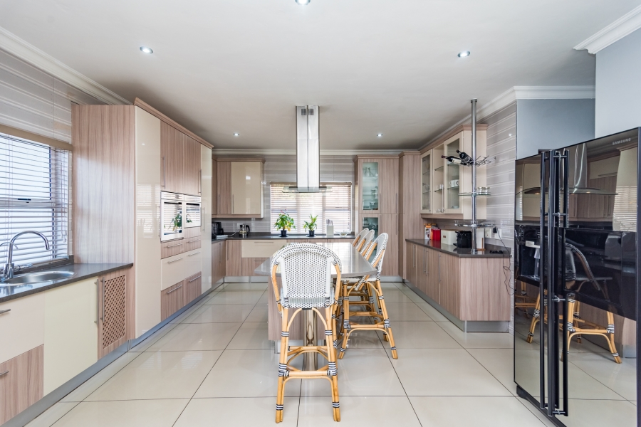 4 Bedroom Property for Sale in Ruimsig Country Estate Gauteng
