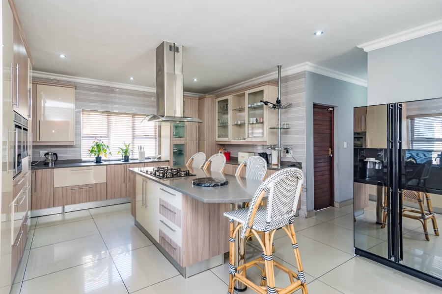 4 Bedroom Property for Sale in Ruimsig Country Estate Gauteng
