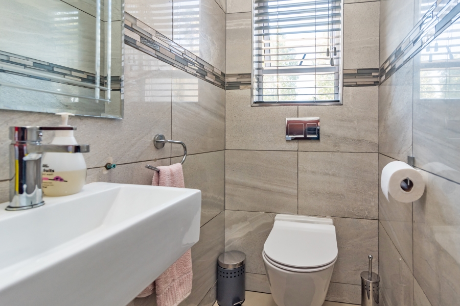 4 Bedroom Property for Sale in Ruimsig Country Estate Gauteng