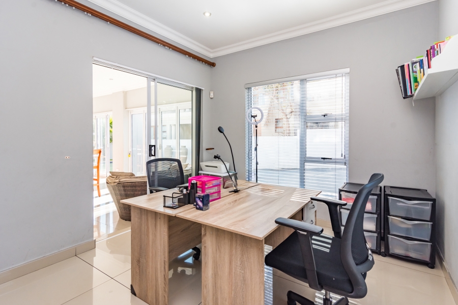 4 Bedroom Property for Sale in Ruimsig Country Estate Gauteng