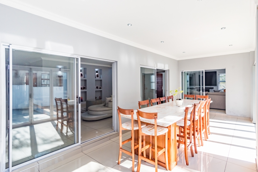 4 Bedroom Property for Sale in Ruimsig Country Estate Gauteng