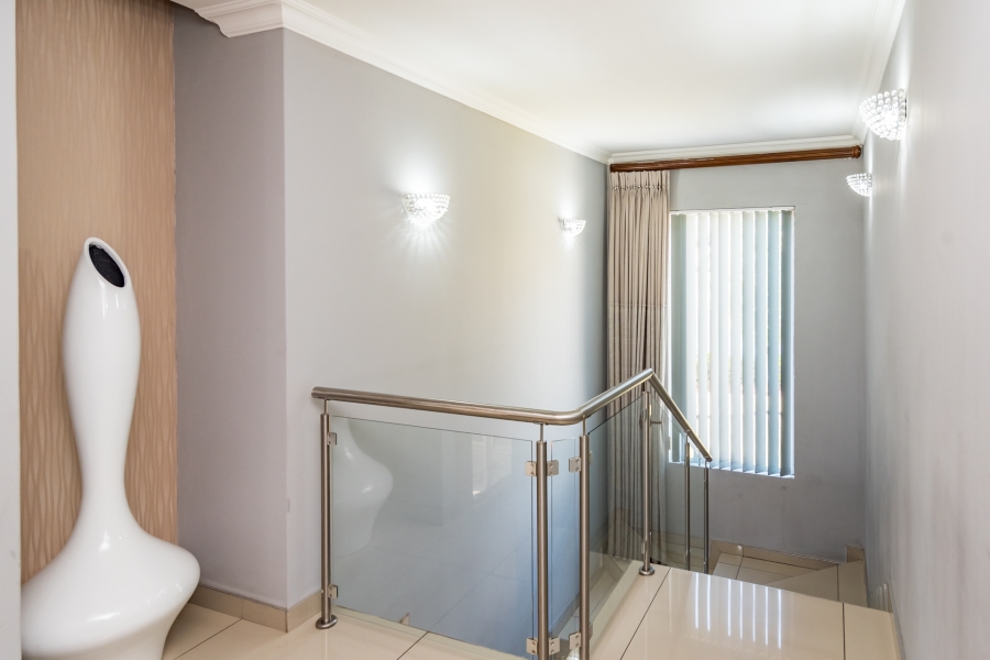 4 Bedroom Property for Sale in Ruimsig Country Estate Gauteng