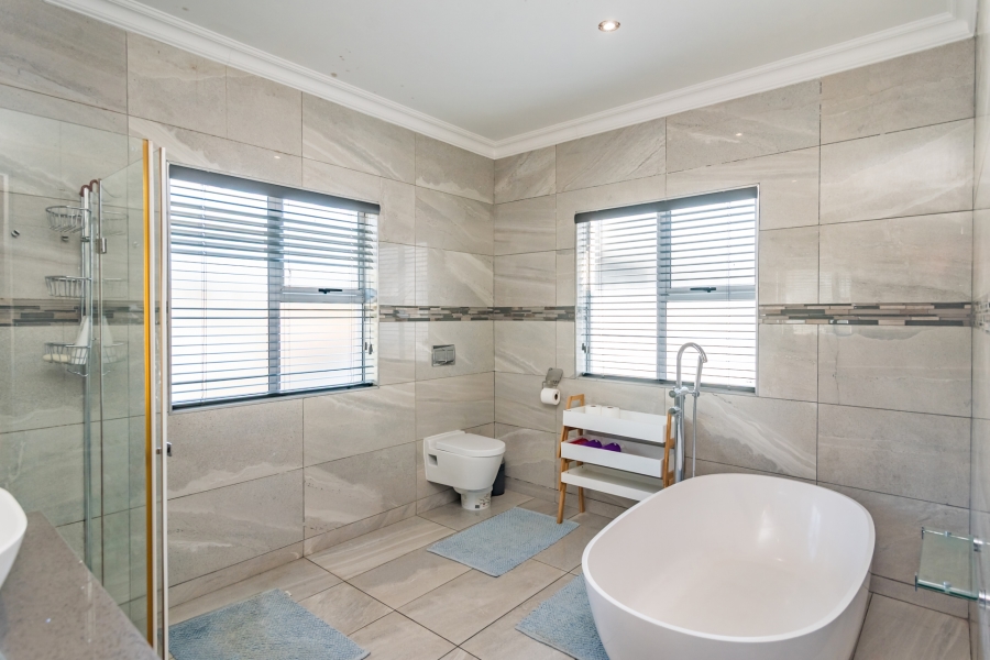 4 Bedroom Property for Sale in Ruimsig Country Estate Gauteng