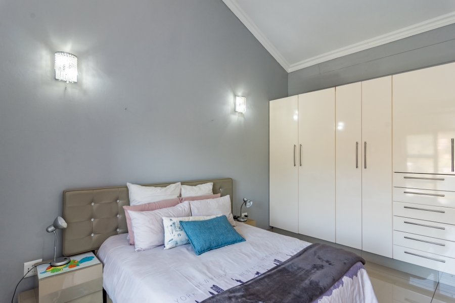 4 Bedroom Property for Sale in Ruimsig Country Estate Gauteng